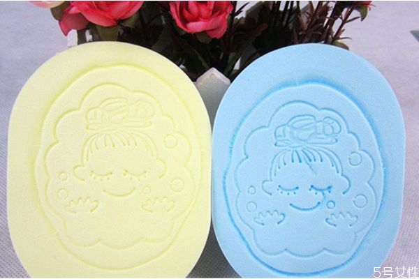 洗臉撲可以刷碗嗎 洗臉撲能用開水燙嗎 洗臉撲可以刷碗嗎 洗臉撲能用開水燙嗎