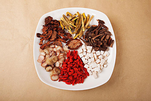 中藥渣過(guò)夜了還能用嗎 中藥渣怎么保存 中藥渣過(guò)夜了還能用嗎 中藥渣怎么保存