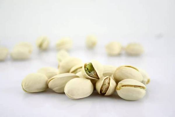 開心果殼是黃的正常嗎 開心果果仁黃的事壞了嗎 開心果殼是黃的正常嗎 開心果果仁黃的事壞了嗎