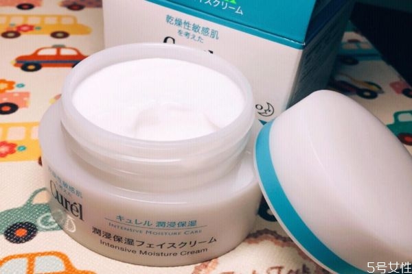 珂潤面霜含酒精嗎 珂潤面霜使用感受 珂潤面霜含酒精嗎 珂潤面霜使用感受