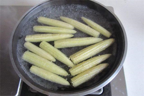 玉米筍的心可以吃嗎 玉米筍可以直接吃嗎 玉米筍的心可以吃嗎 玉米筍可以直接吃嗎