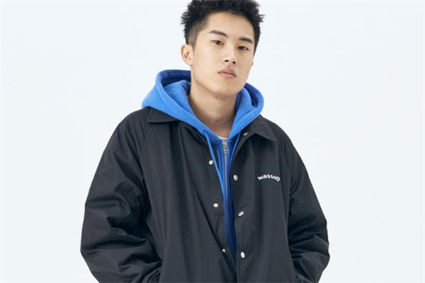 教練夾克怎么搭配 教練夾克搭配圖片 教練夾克怎么搭配 教練夾克搭配圖片