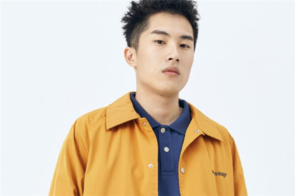 教練夾克怎么搭配 教練夾克搭配圖片 教練夾克怎么搭配 教練夾克搭配圖片