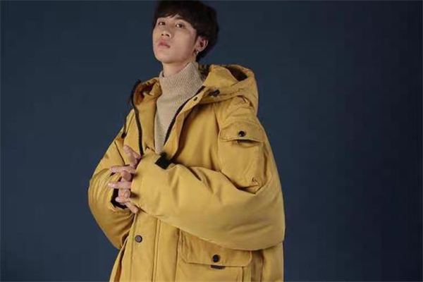 黃色工裝棉服怎么搭配 黃色工裝棉服搭配圖片 黃色工裝棉服怎么搭配 黃色工裝棉服搭配圖片