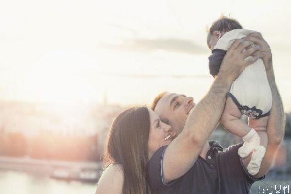 賢惠妻子的表現(xiàn) 賢惠妻子的基本標準 賢惠妻子的表現(xiàn) 賢惠妻子的基本標準