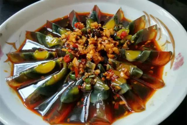 喉嚨疼可以吃皮蛋嗎 喉嚨疼吃皮蛋的好處 喉嚨疼可以吃皮蛋嗎 喉嚨疼吃皮蛋的好處