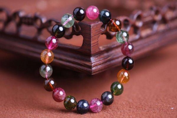 碧璽什么顏色的最值錢 碧璽的七種顏色等級