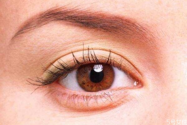 怎樣選擇合適的眼霜 挑選眼霜的小竅門 怎樣選擇合適的眼霜 挑選眼霜的小竅門