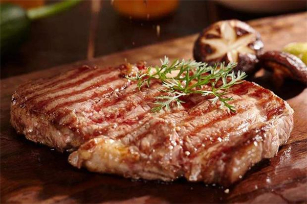 速凍牛排怎么解凍 速凍牛排可以用微波爐解凍嗎 速凍牛排怎么解凍 速凍牛排可以用微波爐解凍嗎