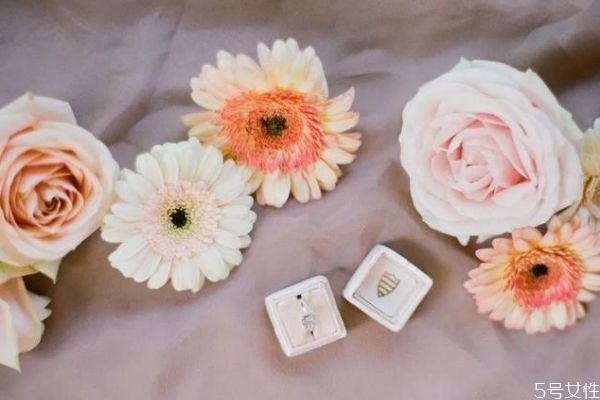 三金和彩禮什么時候給 給結(jié)婚彩禮的時間 三金和彩禮什么時候給 給結(jié)婚彩禮的時間