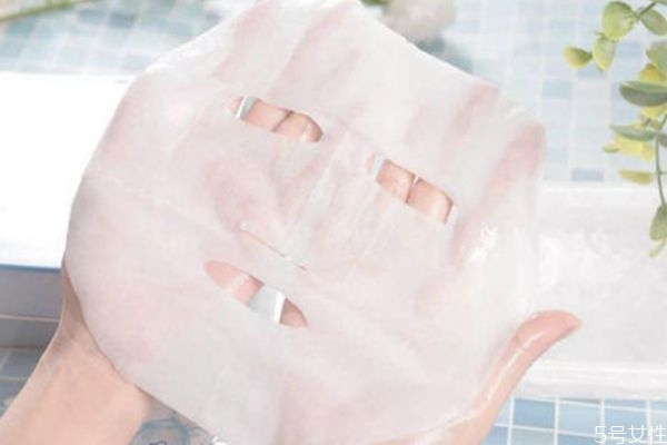 面膜變黃了還能用嗎 面膜變黃是什么原因 面膜變黃了還能用嗎 面膜變黃是什么原因