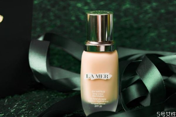 海藍之謎粉底液真?zhèn)卧趺纯?海藍之謎粉底液真假對比 海藍之謎粉底液真?zhèn)卧趺纯?海藍之謎粉底液真假對比