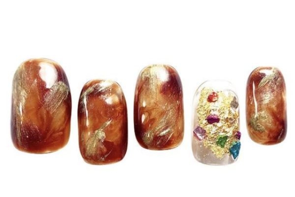 簡單的美甲雕花步驟 美甲雕花的制作技巧 簡單的美甲雕花步驟 美甲雕花的制作技巧