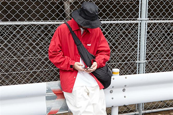 襯衫夾克什么顏色好看 襯衫夾克流行什么顏色 襯衫夾克什么顏色好看 襯衫夾克流行什么顏色