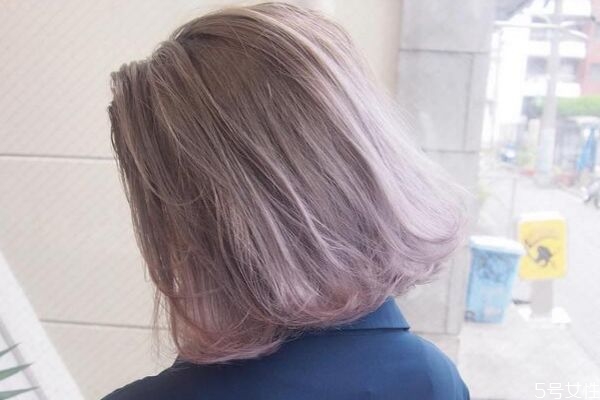 染過的頭發(fā)會(huì)越洗越淺嗎 頭發(fā)越洗顏色越淺的原因