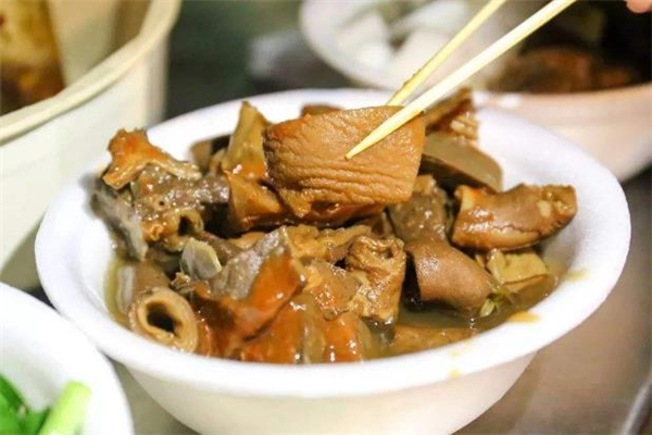 牛雜什么人不能吃 牛雜的湯底怎么做 牛雜什么人不能吃 牛雜的湯底怎么做