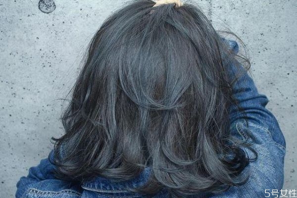 軟化完幾天可以染發(fā) 軟化頭發(fā)多久可以染發(fā) 軟化完幾天可以染發(fā) 軟化頭發(fā)多久可以染發(fā)