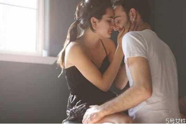 男人對老婆跟愛人區(qū)別在哪里 妻子和情人的區(qū)別 男人對老婆跟愛人區(qū)別在哪里 妻子和情人的區(qū)別