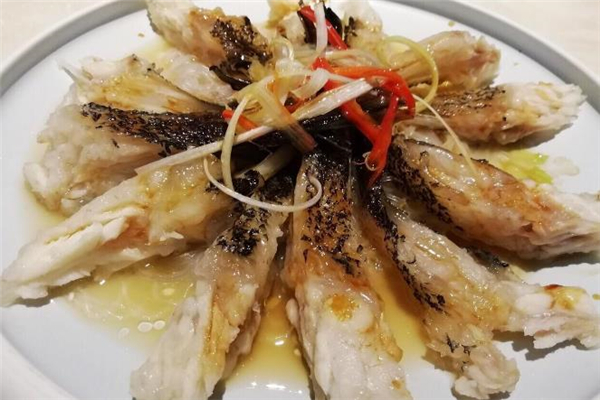 石斑魚(yú)什么部位最好吃 石斑魚(yú)怎么處理干凈