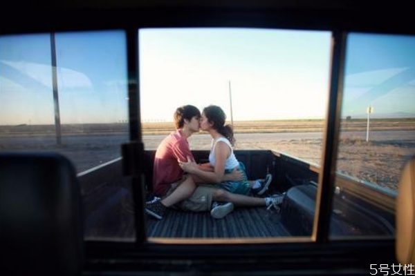 婚后女人該怎么樣生活才幸福 婚后女人該如何經(jīng)營感情 婚后女人該怎么樣生活才幸福 婚后女人該如何經(jīng)營感情