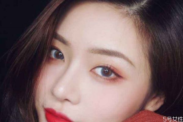 美瞳是買大直徑好還是小直徑好 美瞳的大小直徑選擇 美瞳是買大直徑好還是小直徑好 美瞳的大小直徑選擇