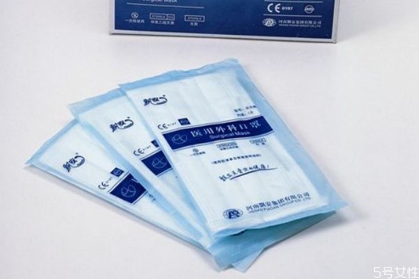 口罩藍(lán)色在里面還是白色在里面 口罩的正確戴法 口罩藍(lán)色在里面還是白色在里面 口罩的正確戴法