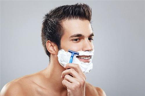 刮胡子的正確年齡 刮胡子會越刮越多嗎