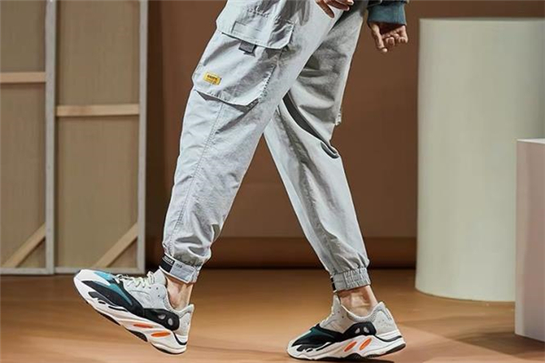 九分褲什么顏色好看 男士九分褲流行什么顏色 九分褲什么顏色好看 男士九分褲流行什么顏色