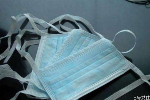 外科口罩為什么是藍(lán)色 外科口罩過期了能不能用 外科口罩為什么是藍(lán)色 外科口罩過期了能不能用