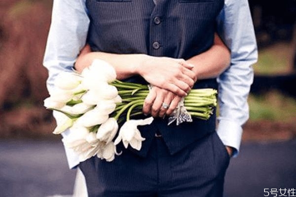 結(jié)婚前一定要訂婚嗎 訂婚流程是怎樣 結(jié)婚前一定要訂婚嗎 訂婚流程是怎樣