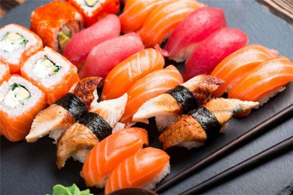 沒吃完的壽司怎么保存 壽司常溫下隔夜還能吃嗎 沒吃完的壽司怎么保存 壽司常溫下隔夜還能吃嗎