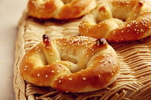 面包和蛋糕哪個容易胖 面包和蛋糕哪個營養(yǎng)價值高 面包和蛋糕哪個容易胖 面包和蛋糕哪個營養(yǎng)價值高