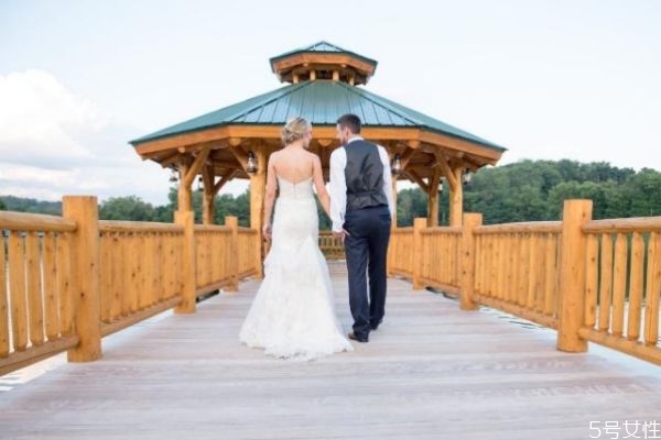 結(jié)婚前一定要訂婚嗎 訂婚流程是怎樣 結(jié)婚前一定要訂婚嗎 訂婚流程是怎樣