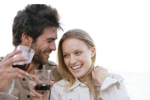 男人擇偶標(biāo)準(zhǔn)都有哪些 當(dāng)代男人擇偶四大標(biāo)準(zhǔn) 男人擇偶標(biāo)準(zhǔn)都有哪些 當(dāng)代男人擇偶四大標(biāo)準(zhǔn)