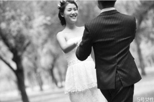 丈夫長(zhǎng)期冷落你如何挽回 女人被冷落后讓男人后悔行為 丈夫長(zhǎng)期冷落你如何挽回 女人被冷落后讓男人后悔行為