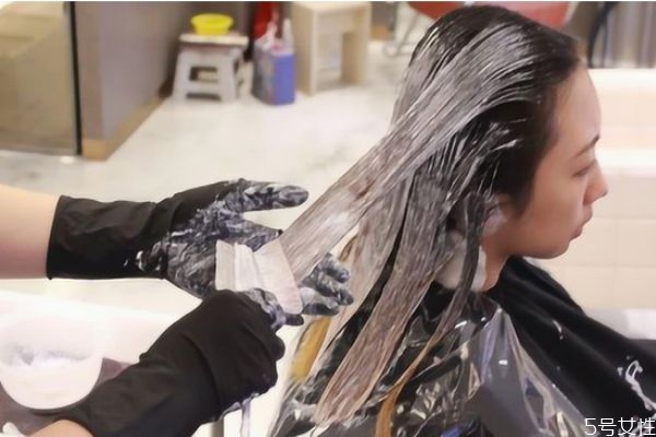 施華蔻泡泡染發(fā)劑多久掉色 染發(fā)褪色如何預防 施華蔻泡泡染發(fā)劑多久掉色 染發(fā)褪色如何預防