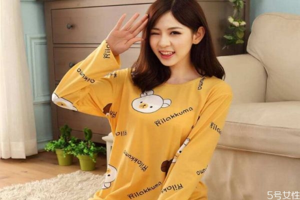 睡衣什么布料的舒服又好穿 睡衣面料怎么選 睡衣什么布料的舒服又好穿 睡衣面料怎么選