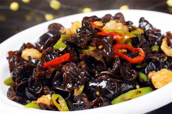 木耳要用開水煮嗎 怎么看木耳有沒有熟 木耳要用開水煮嗎 怎么看木耳有沒有熟