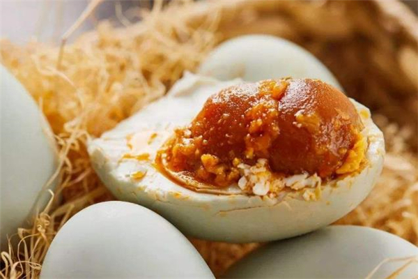減肥期間可以吃咸鴨蛋嗎 咸鴨蛋吃了會胖嗎 減肥期間可以吃咸鴨蛋嗎 咸鴨蛋吃了會胖嗎