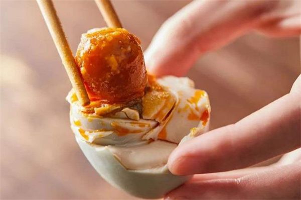 減肥期間可以吃咸鴨蛋嗎 咸鴨蛋吃了會胖嗎 減肥期間可以吃咸鴨蛋嗎 咸鴨蛋吃了會胖嗎