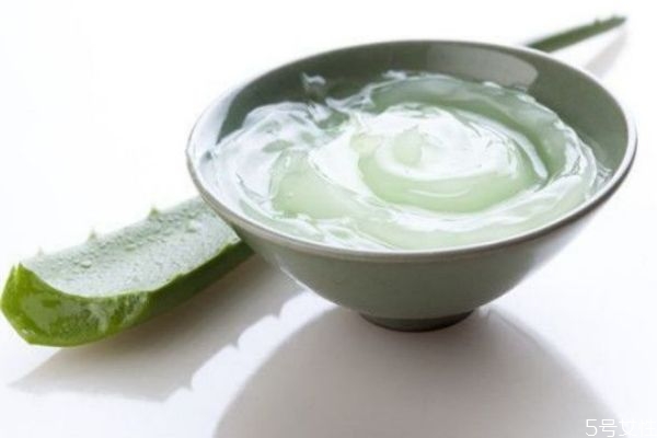 維生素b6加蘆薈膠擦臉有什么作用 維生素b6加蘆薈膠作用 維生素b6加蘆薈膠擦臉有什么作用 維生素b6加蘆薈膠作用