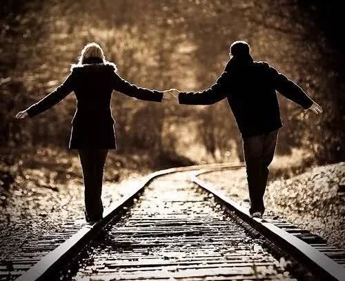 如何讓女人對自己有依賴感 如何看出女人對自己是否有依賴感 如何讓女人對自己有依賴感 如何看出女人對自己是否有依賴感