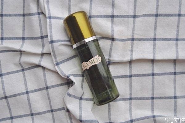 海藍(lán)之謎精粹水是精華還是水 海藍(lán)之謎精粹水評價(jià) 海藍(lán)之謎精粹水是精華還是水 海藍(lán)之謎精粹水評價(jià)