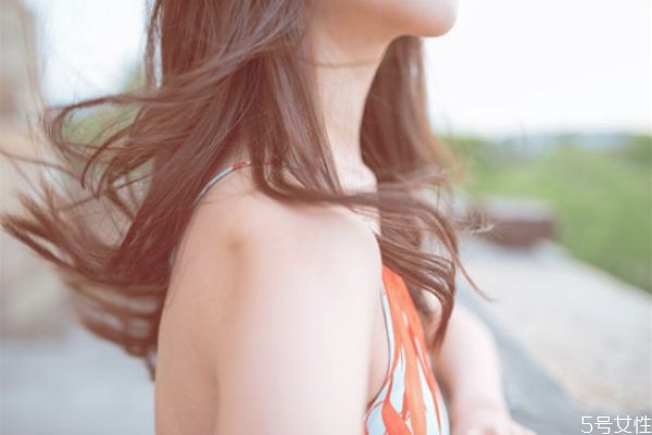 第一天染發(fā)第二天可以洗嗎 染發(fā)后一天洗頭會(huì)怎樣 第一天染發(fā)第二天可以洗嗎 染發(fā)后一天洗頭會(huì)怎樣