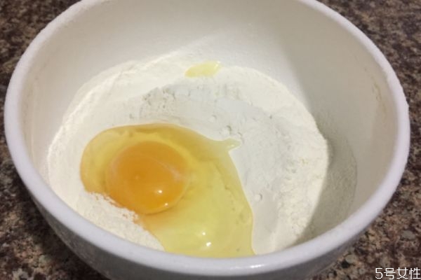 面粉和雞蛋可以做什么 以及如何自制小零食 面粉和雞蛋可以做什么 以及如何自制小零食