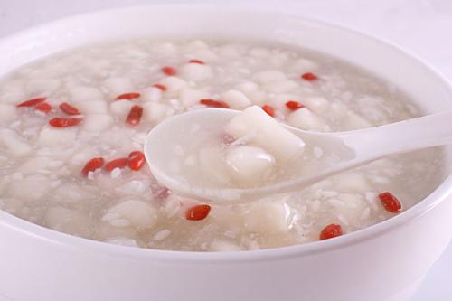 酒釀做出來(lái)為什么是酸的 酒釀和牛奶能一起吃嗎