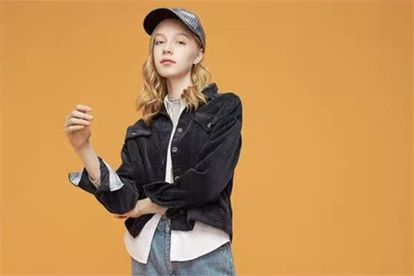 燈芯絨外套怎么搭配 燈芯絨外套搭配圖片 燈芯絨外套怎么搭配 燈芯絨外套搭配圖片