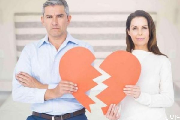 夫妻應(yīng)該怎么對待生活中的分歧 夫妻應(yīng)該怎么對待生活中的分歧