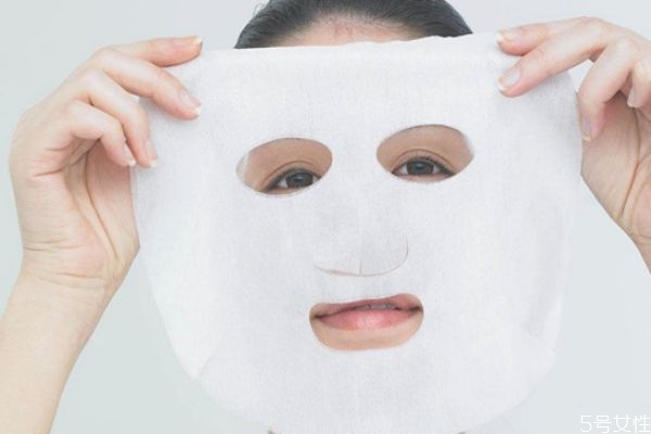 敷面膜不洗臉有危害嗎 什么時候敷面膜最好 敷面膜不洗臉有危害嗎 什么時候敷面膜最好