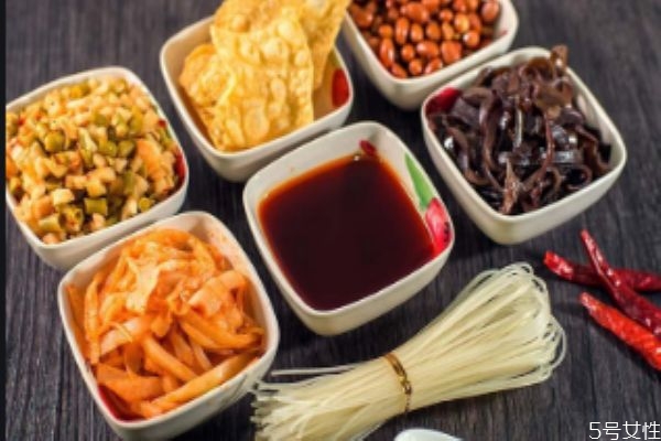 吃螺螄粉會(huì)上火嗎 螺螄粉怎么做好吃 吃螺螄粉會(huì)上火嗎 螺螄粉怎么做好吃